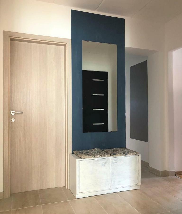 شقة مالي لوشينغْ  في Apartman Gloria المظهر الخارجي الصورة