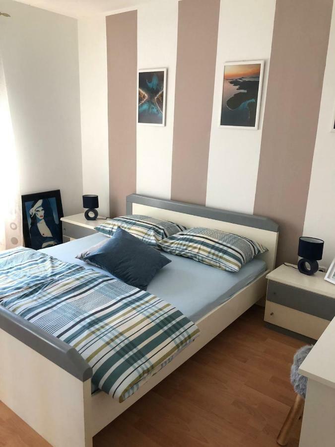 شقة مالي لوشينغْ  في Apartman Gloria المظهر الخارجي الصورة