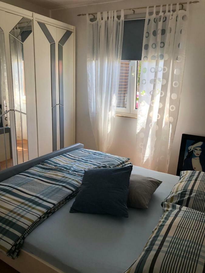 شقة مالي لوشينغْ  في Apartman Gloria المظهر الخارجي الصورة